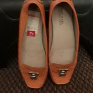 Women flats